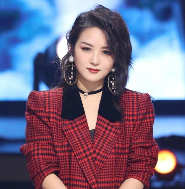 明星|这位女明星瘦出新高度，目测体重仅有90斤，大象腿逐渐变成筷子腿