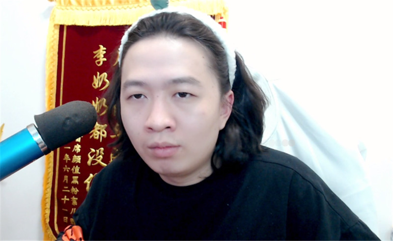 斗地主|慈善主播争高下？一哥齐聚PK斗地主，“李奶奶”德华迎战霸哥晚玉