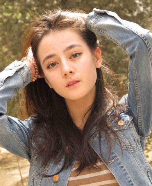 王阳明|“女顶流”迪丽热巴的复杂上位史，和她背后不得不提的“大金主”