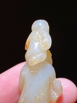 和田玉籽料|清乾隆 和田玉籽料 白玉 人上人 把件挂件