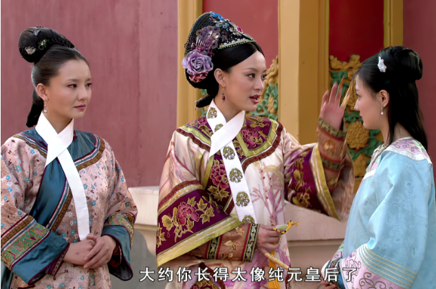 甄嬛传|甄嬛传：玉娆只是表面贞烈，看她在皇帝面前啥坐姿？甄嬛都比不上