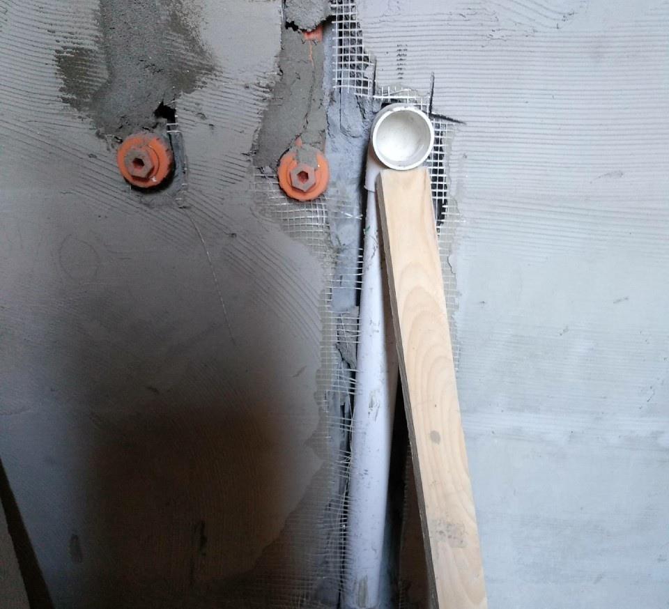 装修时把洗衣机放阳台，尽量多安装一根水管，用起来会更舒服