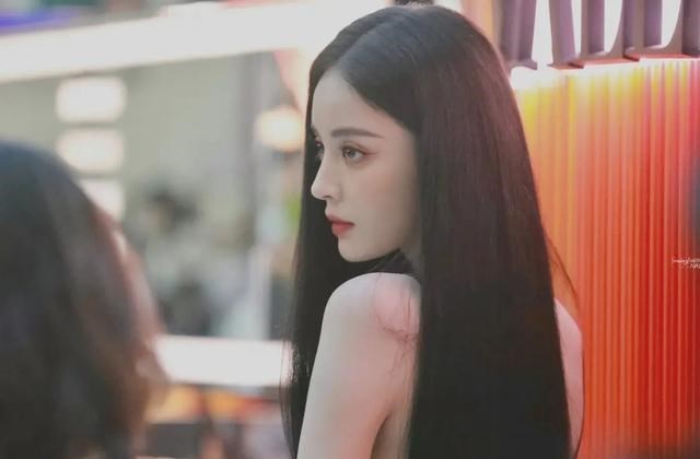 清浅微笑的我|女明星只有合照才能分高低，古力娜扎和关晓彤就是最好的证明