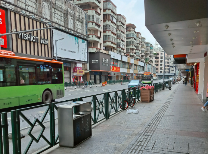 立哥社会谈 实拍广东曾经的繁华街道，如今冷冷清清，车都不多一辆