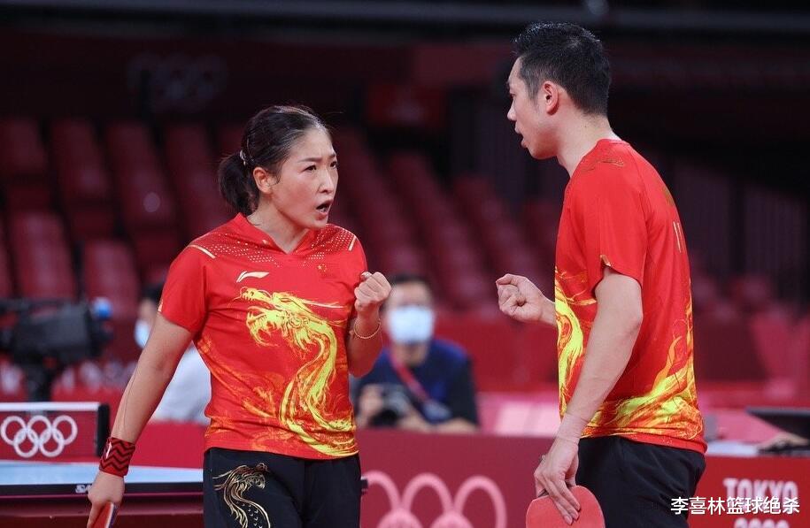 美甲|刘诗雯蓝色美甲也火了，马琳鼓掌上热搜，国乒开门红刘国梁好淡定