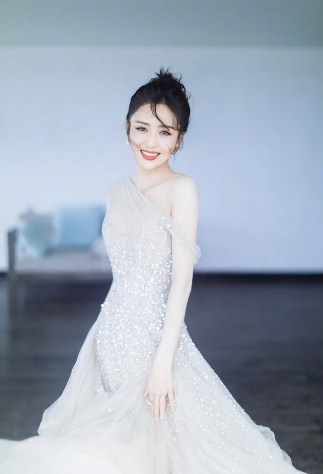 赵露思|八卦：佟丽娅陈思诚离婚内幕、关晓彤推广翻车、苏晓彤赵露思、许魏洲黄景瑜