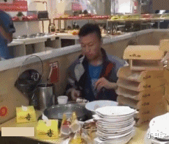 丁其琛|神回复：假如有个纹身大汉当着你的面调戏你女朋友，你会怎么办