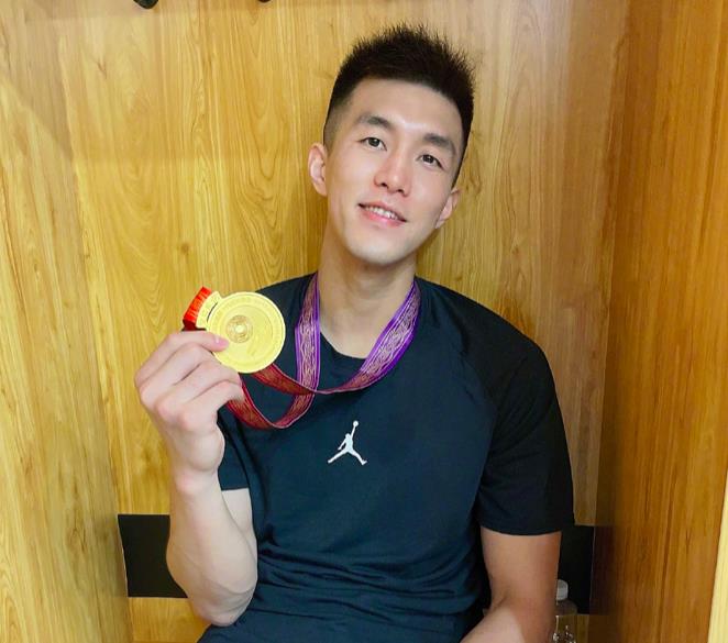 明乐说育儿|郭艾伦首秀到来！进入辽宁12人大名单：早早到球场热身相当投入