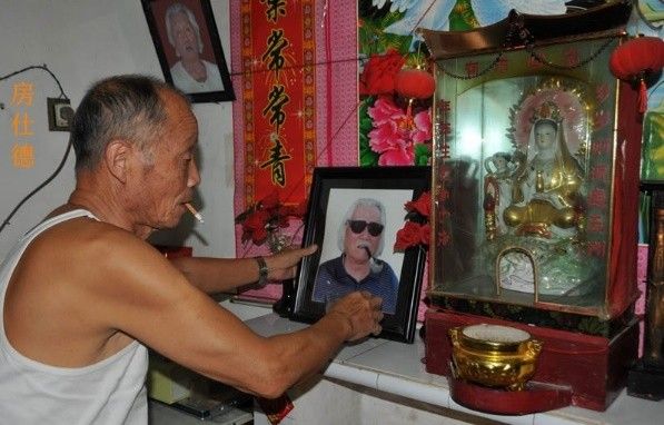 成龙|成龙复杂的原生家庭：俩哥哥同父异母，俩姐姐同母异父，亲疏有别