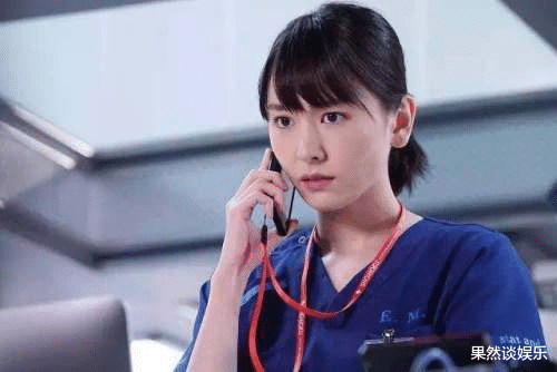 新垣结衣|新垣结衣到底有什么魅力,如此受宅男欢迎 ,还被一群人追着喊老婆