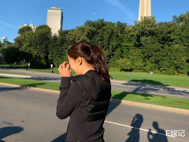 袁伟豪|TVB当家小生袁伟豪秀恩爱庆祝求婚2周年 与老婆嘴对嘴亲吻很甜蜜