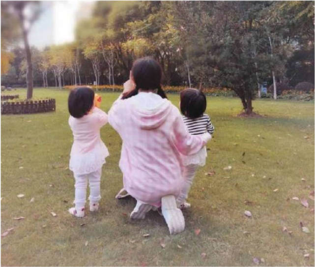 谢娜|谢娜为女儿写新歌，创作灵感来源女儿喜欢吹泡泡，与大张伟一起合作完成