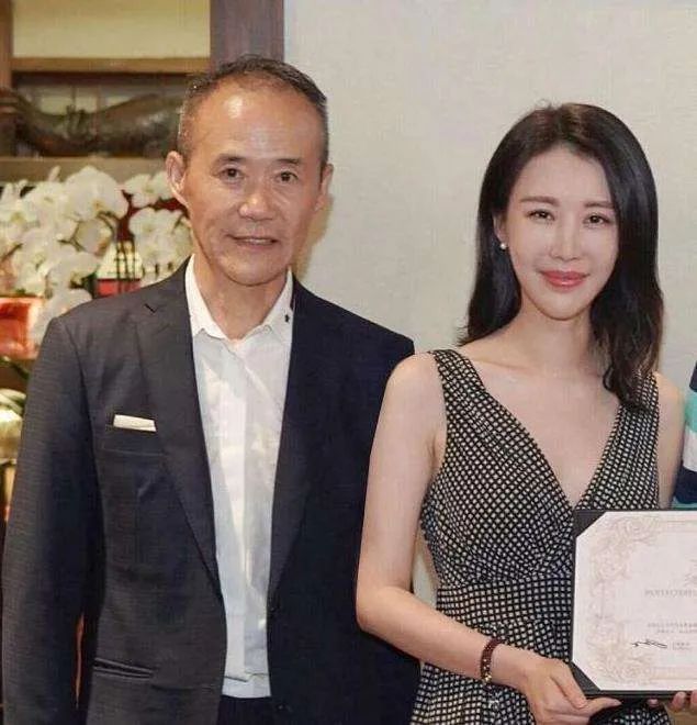 李靓蕾|攀高枝的“独立女性”这么喜欢教人做事吗？