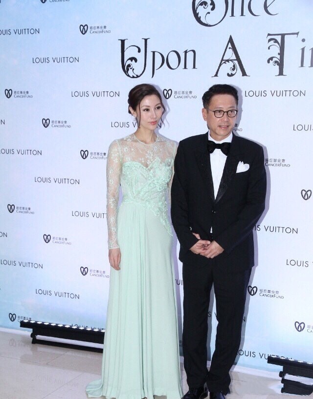 蕾丝裙|李嘉欣真给豪门婆家贴金，1米72的身材穿蕾丝裙，优雅身段真惊艳