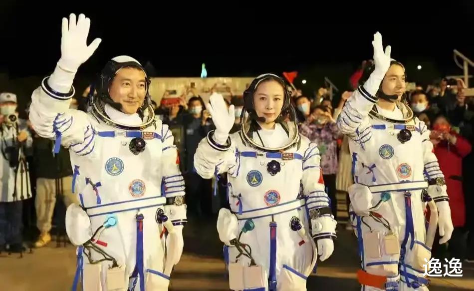 航天 神舟十三号载人飞船发射成功，美媒急眼了