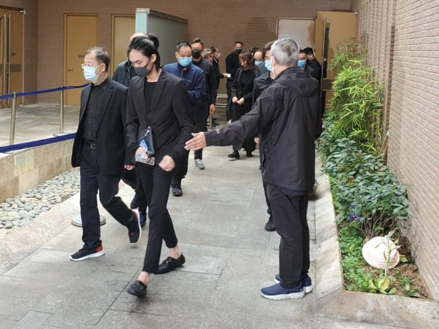 吴孟达|吴孟达爱子吴韦仑首次受访，曝光父亲最后遗愿：好好照顾妈妈