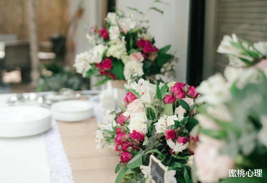 蜜桃心理|心理学：教你用细节看透一个人，一看一个准