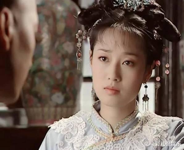 马伊琍|马伊琍再演清宫剧，当她戴上旗头那一刻，网友：像极了当年的甄嬛