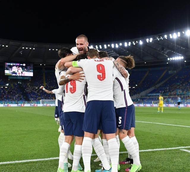 憨爸爸育儿|8-0!英格兰华丽蜕变:5战4胜+不失一球,欧洲杯头号热门?