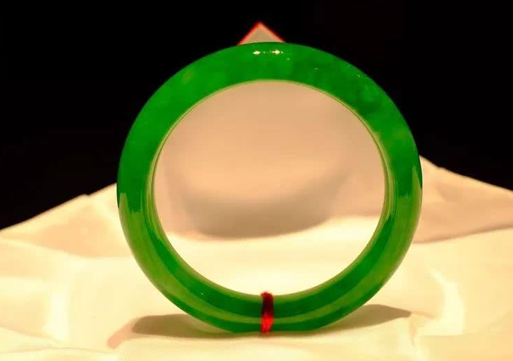 翡翠|翡翠造假到底是怎么做出来的？看了这过程，你还敢买吗？