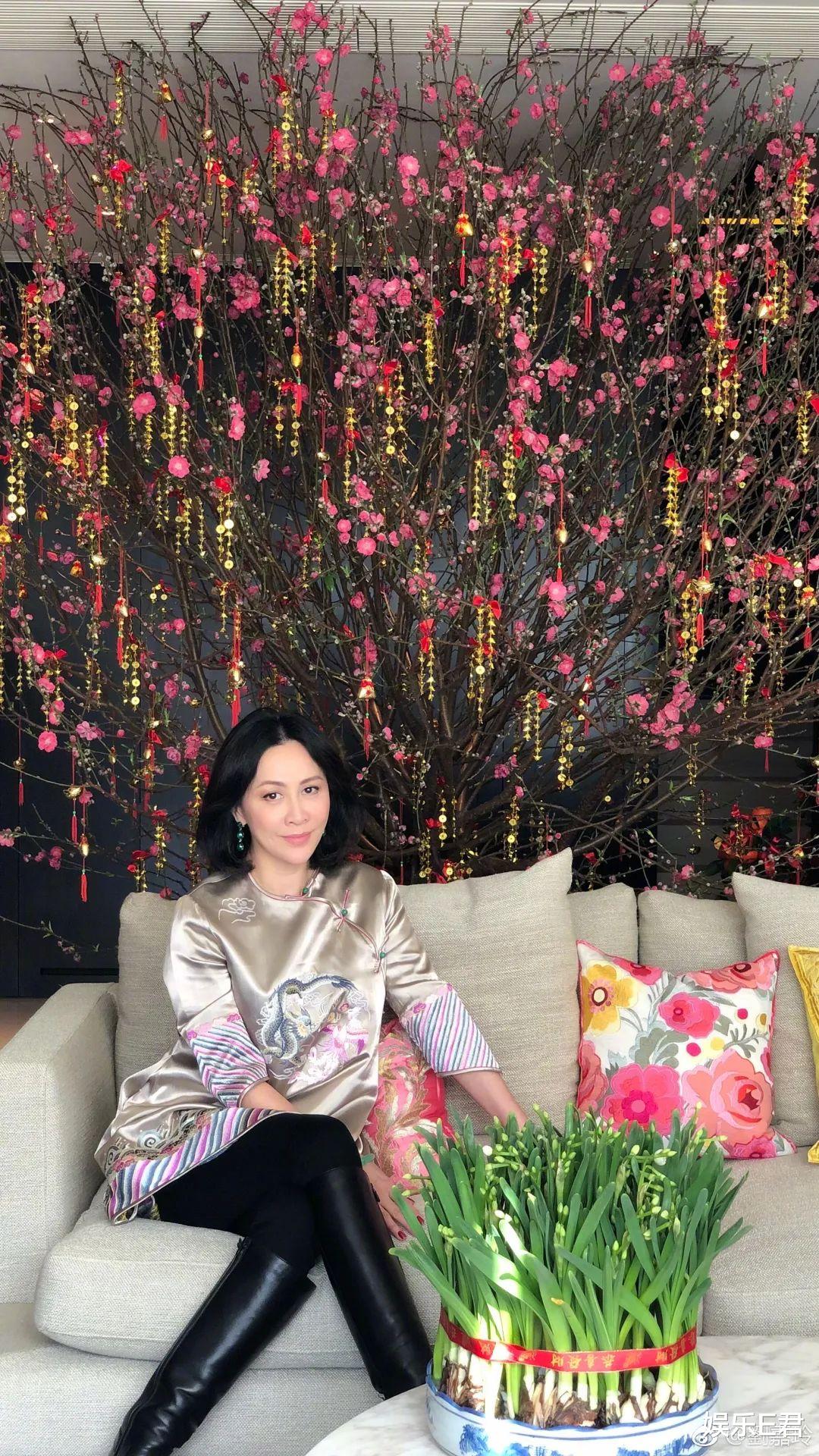 陈红|梁朝伟平安夜晒圣诞树，意外曝光上海古典别墅?，由刘嘉玲斥资亿元购入