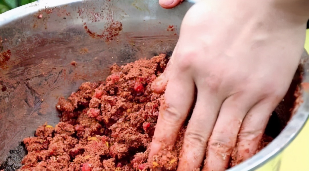 |价格实惠成本低,小鸡饲料拿来钓鱼,不妨试试这三个配方