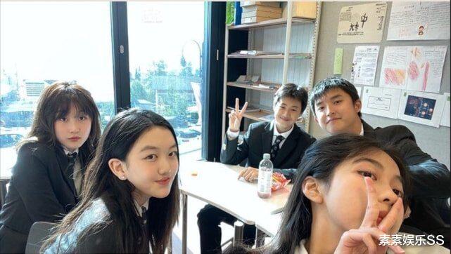 张家辉|李嫣同学晒瑞士雪景照，与去年的风格不同，姑娘们都长大了