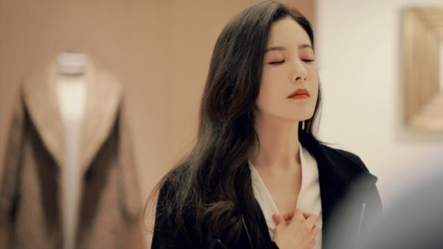 谢娜|各有各的故事，3位至今未婚的中年女星，个顶个的美艳