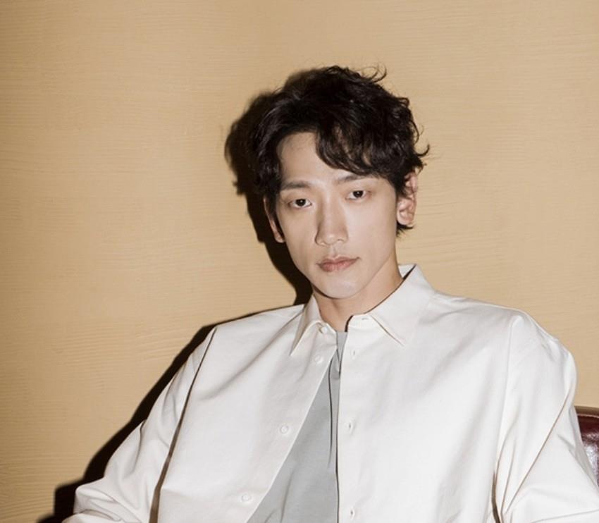 郑智薰|韩剧《GhostDoctor》Rain傲娇医剧照公开,搭档金泛隔2年霸气回归