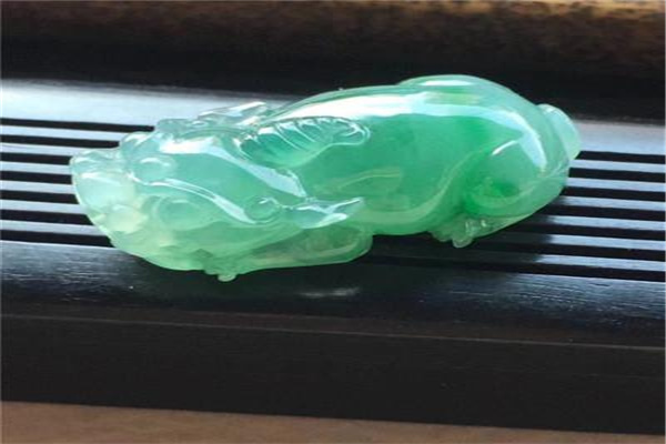 翡翠|翡翠玉石怕冷水吗，用冷水浸泡会不会开裂，行家告诉你答案