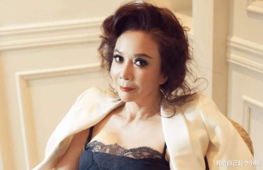 蔡明|59岁蔡明儿子曝光！隐瞒了30多年，没想到竟是大家熟悉的他！