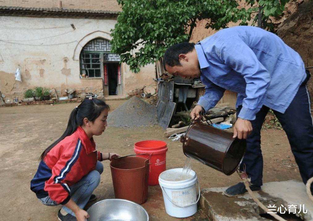 兰心育儿|农村孩子那么能吃苦，为啥长大后却混不好？原因简单又现实