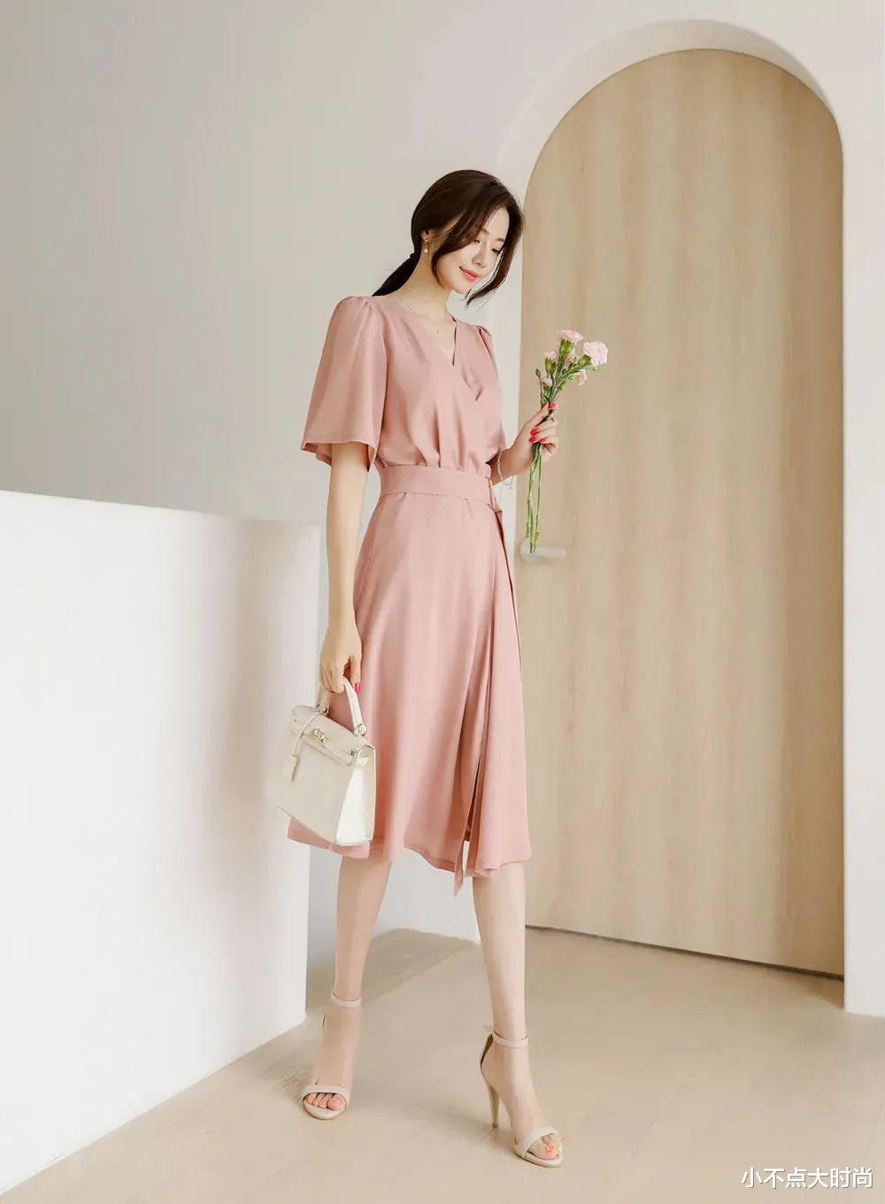 穿衣搭配|30多岁职场妈妈显高气质穿搭，既要简约知性，也要优雅动人！