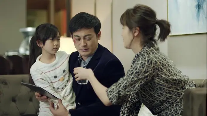 正青春|正青春：这里的爱情奇奇怪怪，这里的职场勉勉强强