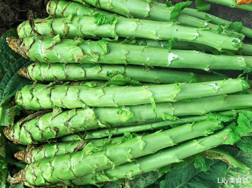 张馨予|张馨予晒莴笋丰收火了，吸引4万网友点赞，网友：嫁对人气质都变了