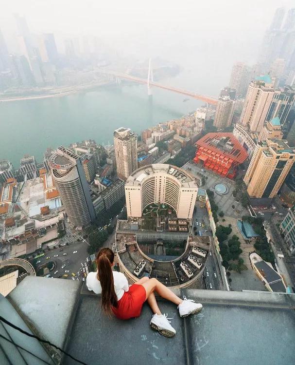 “最危险”夫妻来中国了,拍下无数性感照,网友:看得腿软!