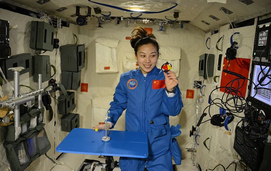 空间站 空间站里面充满了氧气，万一航天员氧气中毒了怎么办？