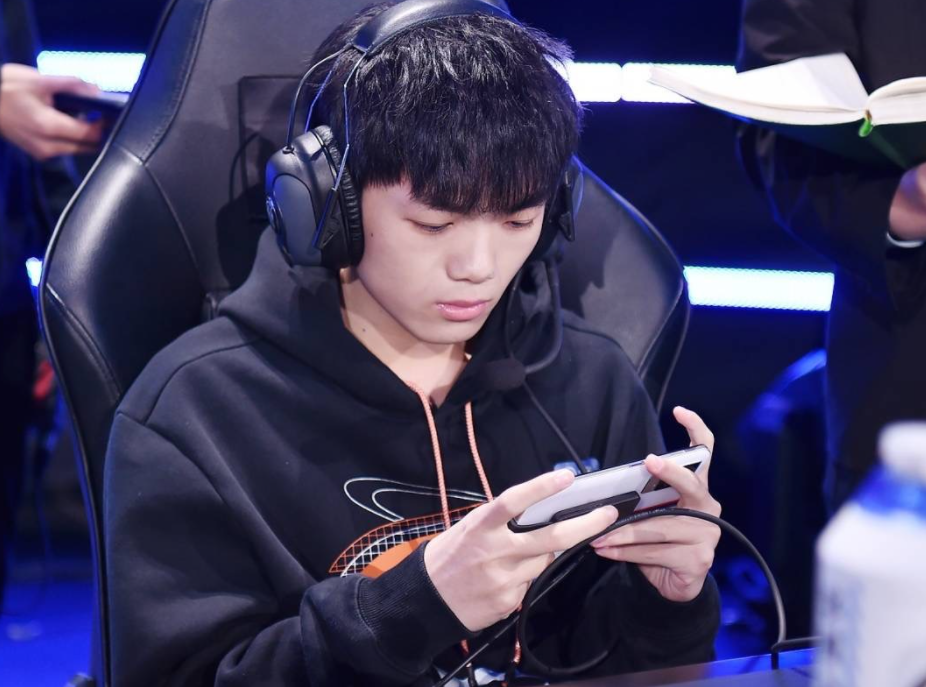 |TTG真拿了AG的剧本,联赛双亚军,杯赛四强,重组可未必是好事