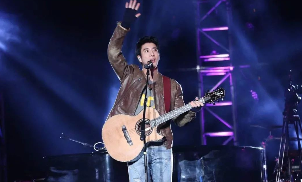 黄晓明|王力宏给儿子取名字，就5笔没一笔是弯的，网友：王大才子不一般