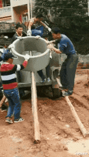 心电图 “现在医生这么大胆了吗，扎双马尾上班？”这心电图能正常吗