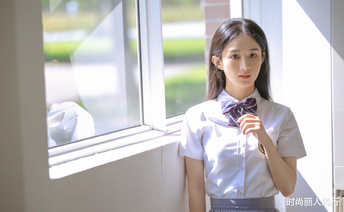 赵丽颖|赵丽颖变绝美校花拍MV!白衬衣蝴蝶结嫩回少女,一点不像当妈的