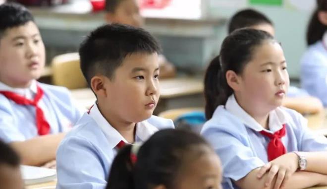 考试|小学生“姓名”火了，连名带姓一共才2笔，网友：赢在起跑线上！