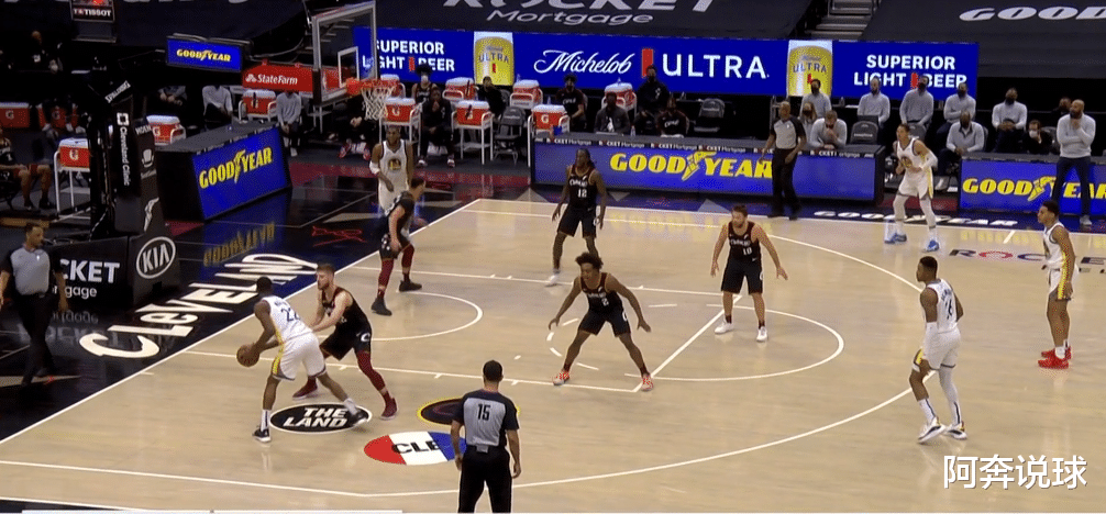 斯蒂芬·庫里|33+5+4！庫里又打瘋，維金斯23+6+6不出汗，懷斯曼不打勇士很開心