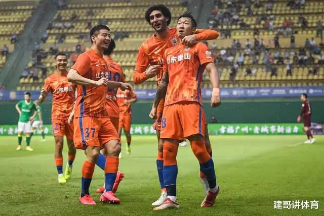 李霄鹏|张弛入选国足！郝伟助教！李霄鹏不排除搬运整个泰山队征战世预赛