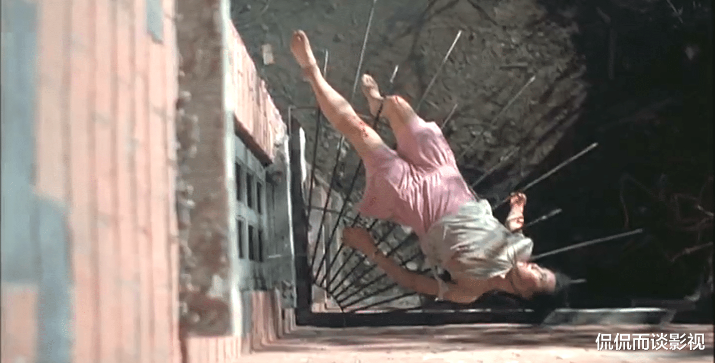 |当年是去看恐怖片的，没成想这部电影还很香艳啊，这真不是我本意