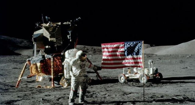 美国|美国阿波罗登月为何被质疑是骗局？中国嫦娥五号给美国“正名”了