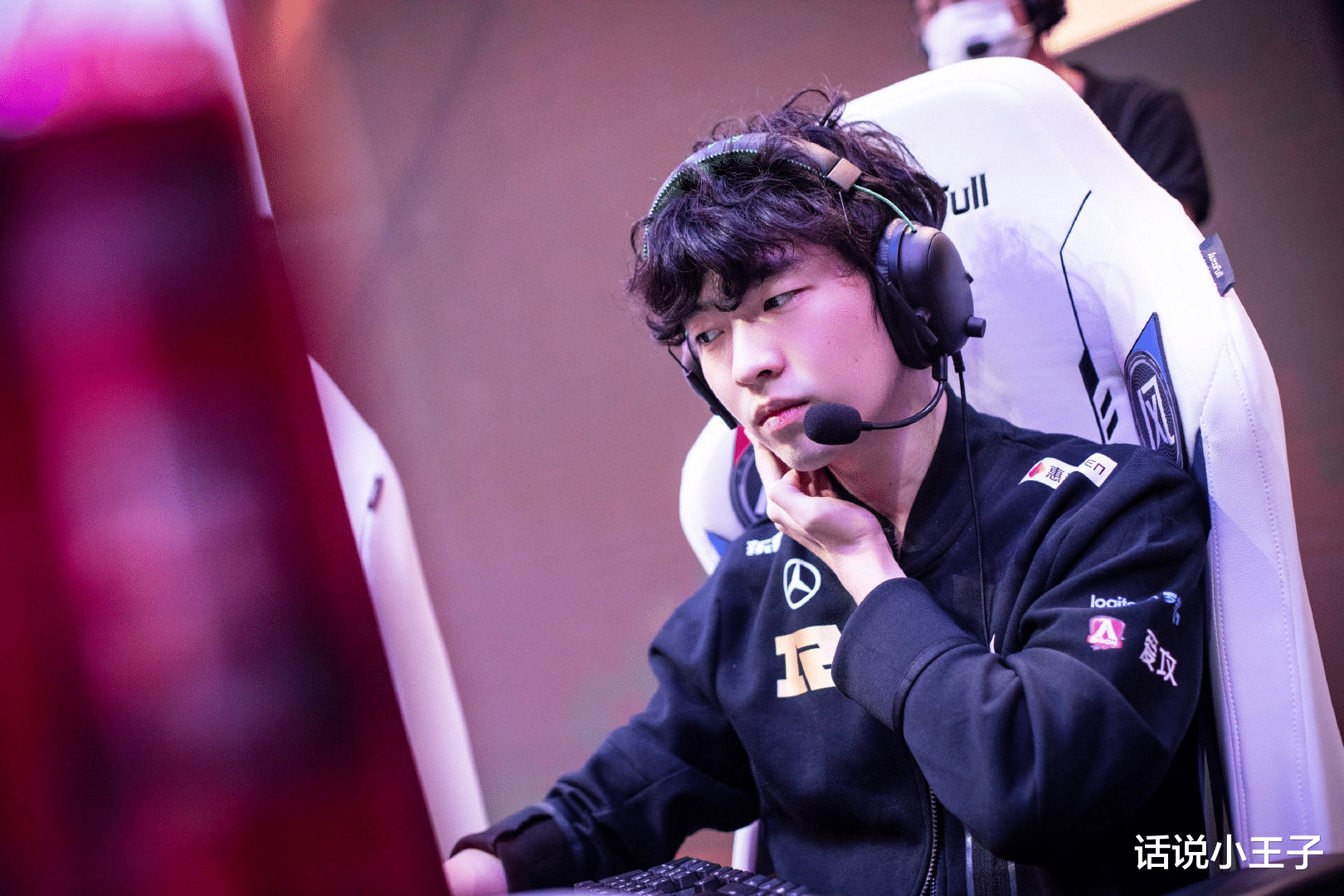 cryin|“Cryin排位连续挂机直接摆烂”，玩家狂喷：这是你的职业态度吗？