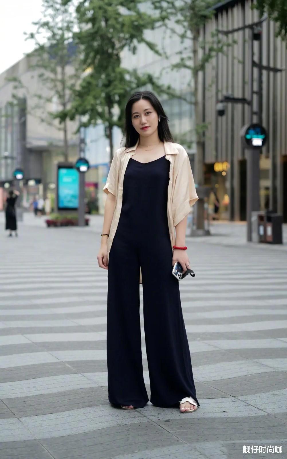 靓仔时尚咖|“阔腿裤”穿出女性时髦感，适合各种场合，遮赘肉与无形