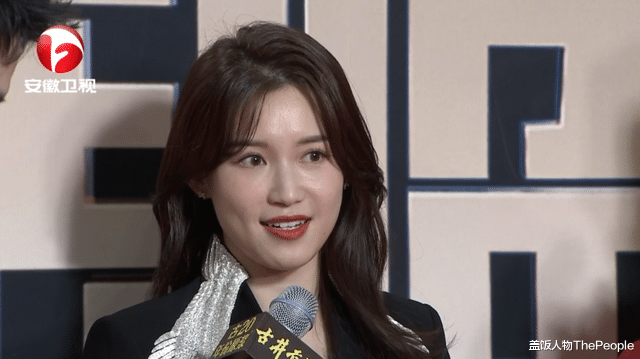 国剧盛典|国剧盛典红毯：刘涛僵硬假笑宋祖儿迟到黑脸，热依扎让人眼前一亮