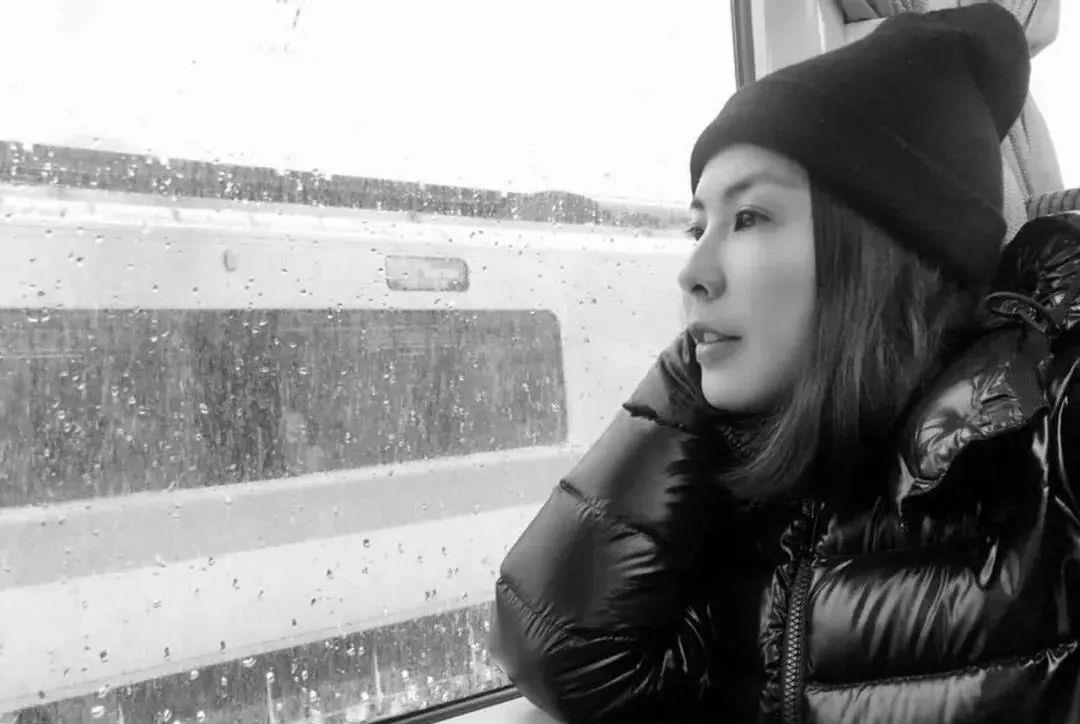 沈雨|她曾与王菲齐名，却靠结婚翻红：39岁闪婚后，分居7年、住小房子